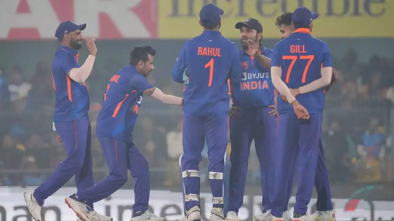 IND vs SL: श्रीलंका ने पहले वनडे में 67 रन बनाने वाली टीम इंडिया का पहाड़ दफन कर दिया